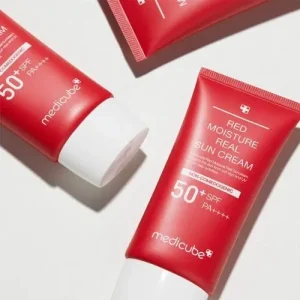 کرم ضد آفتاب مدی کیوب مدل RED MOISTURE SPF50 حجم 50میل