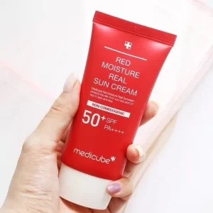 کرم ضد آفتاب مدی کیوب مدل RED MOISTURE SPF50 حجم 50میل